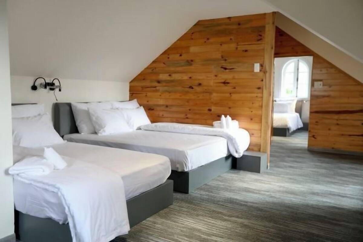 1 bedroom, minibar, desk, blackout curtains