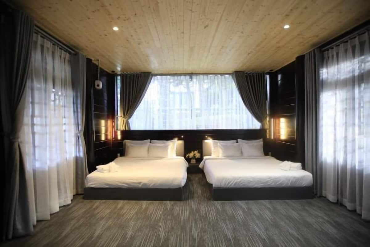 1 bedroom, minibar, desk, blackout curtains