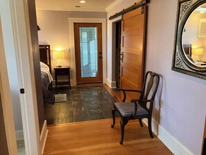 2 bedrooms, iron/ironing board, WiFi, bed sheets - Historic 1927 Craftsman in Downtown Sequim – Walk to Everything! (Sequim)