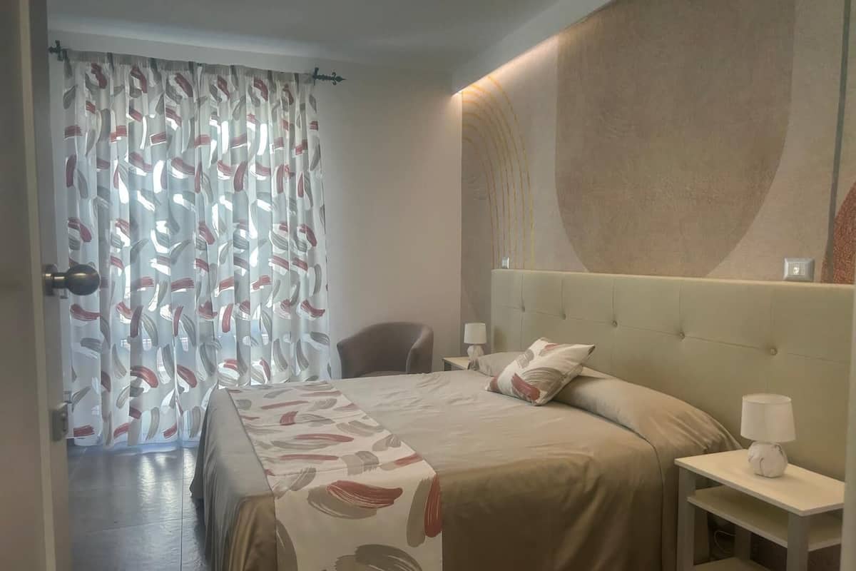 Chambre Supérieure Double ou avec lits jumeaux, vue ville
