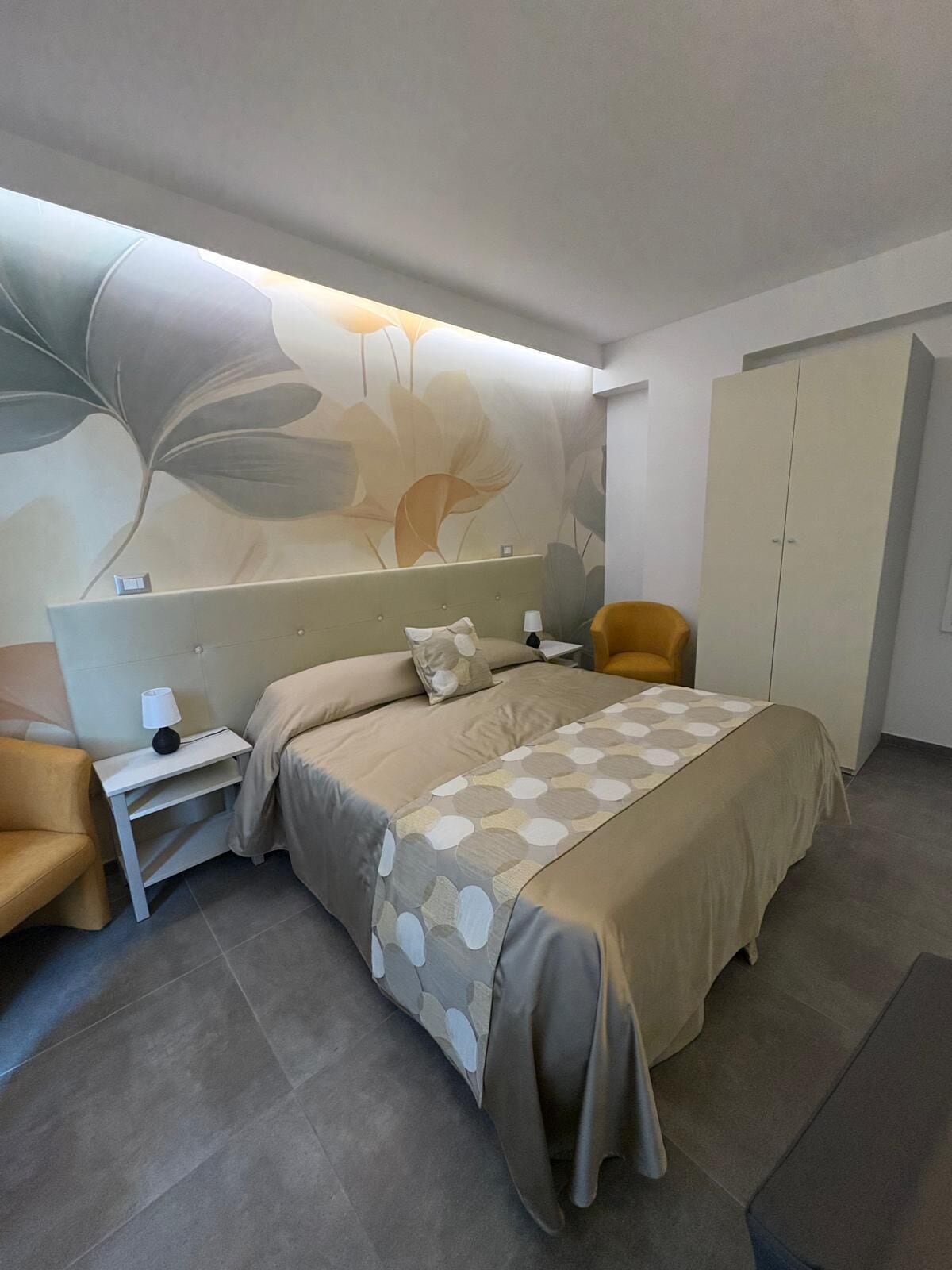 Dobbeltrom – deluxe, byutsikt | Sengetøy i egyptisk bomull, sengetøy av topp kvalitet og dundyner