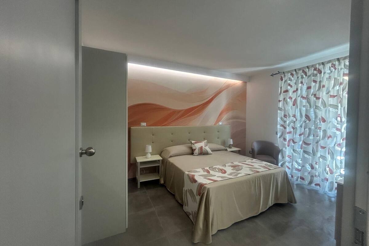 Dobbelt- eller tomannsrom, privat bad, bakgårdsutsikt | Sengetøy i egyptisk bomull, sengetøy av topp kvalitet og dundyner