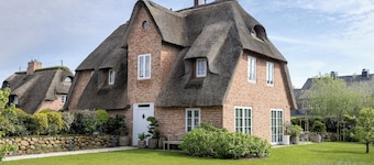 "Enjoy unforgettable days at Greta's Hüs on Sylt!"