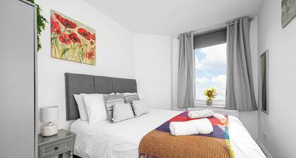 Pure City Central - St Leonards Skyline View by Three Bridges Apartments