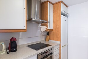Fridge, microwave, oven, dishwasher - CostaBlancaDreams - Apartment El Sol in Moraira (Moraira)