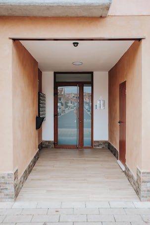 Front of property. POLOESTUDIOS
