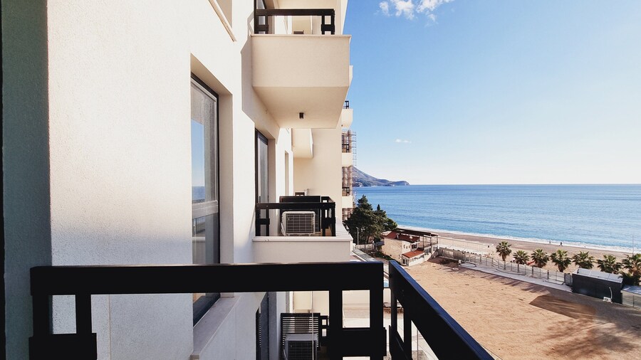 CASA AL MARE by Moskva