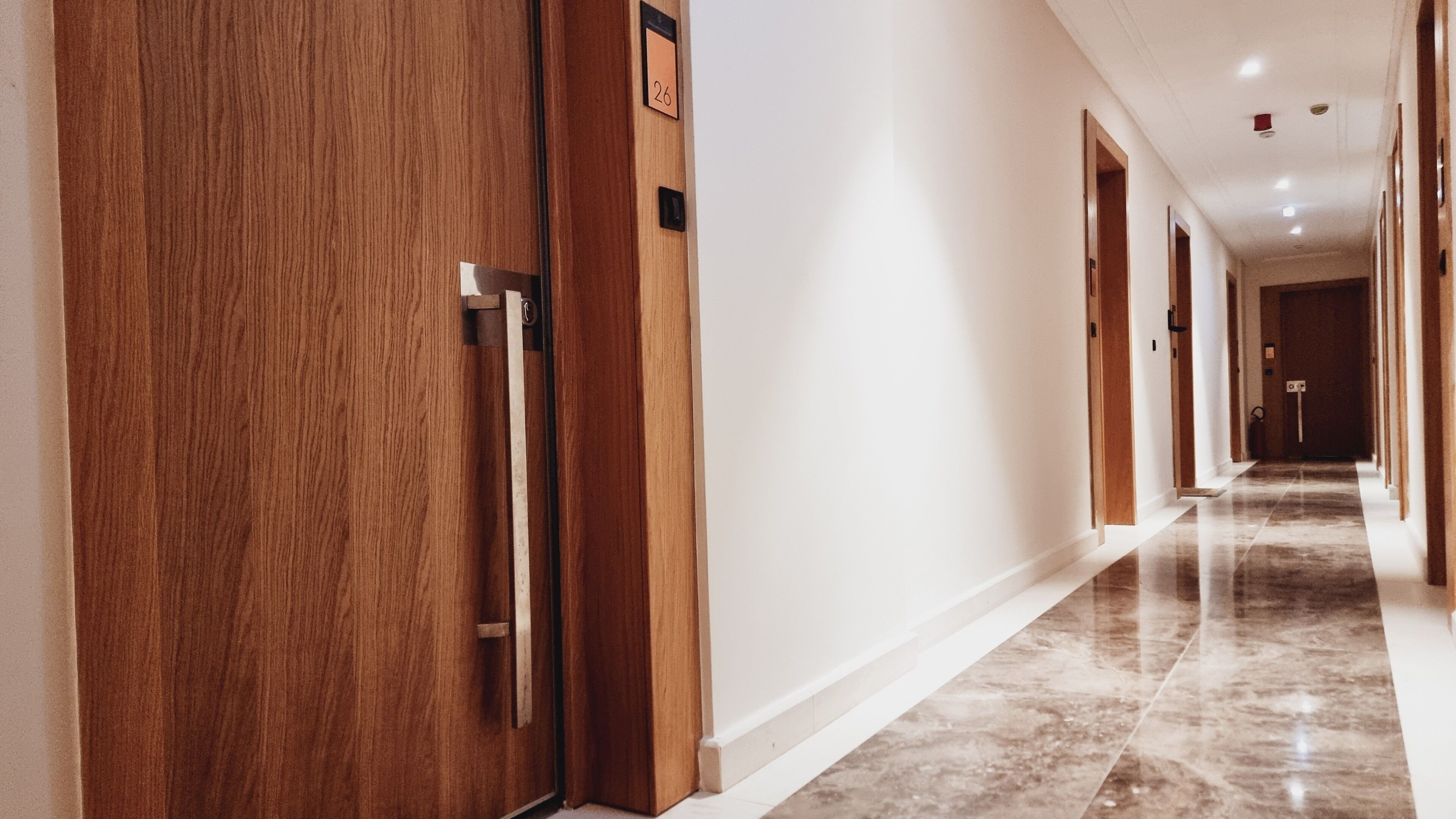 المنشأة من الداخل