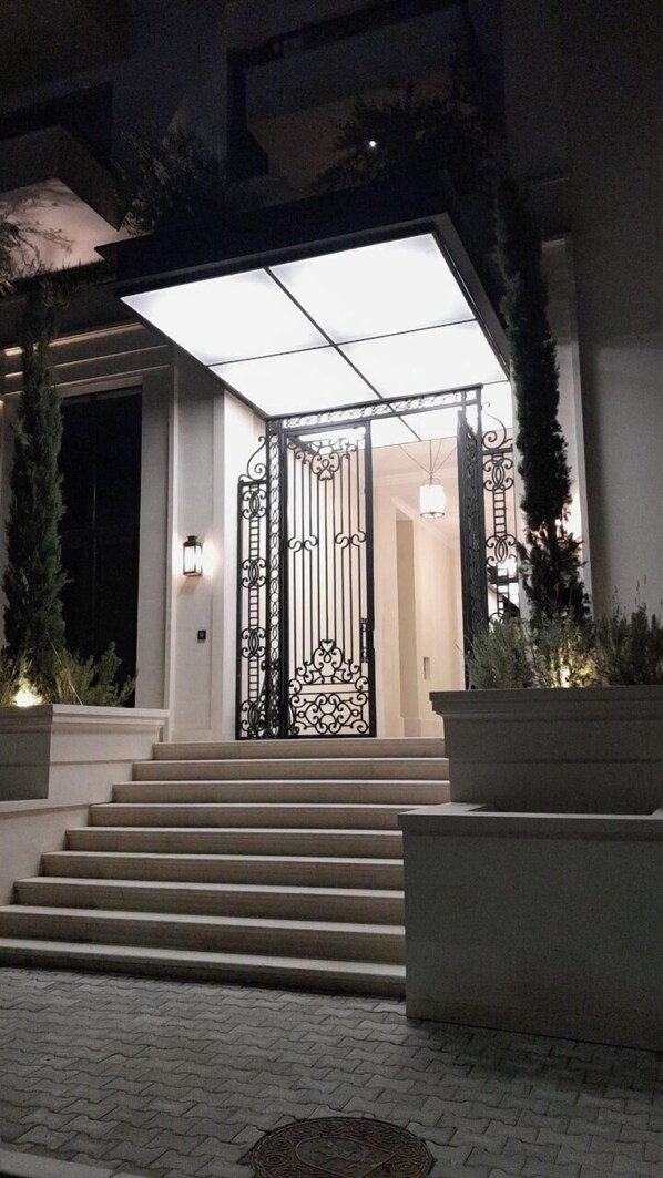 Fasade – kveld/natt