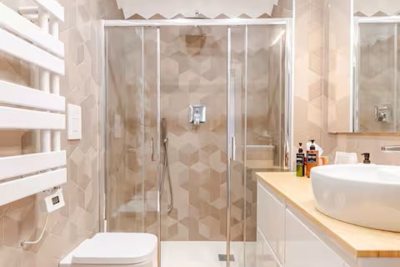 Dusche, Haartrockner, Bidet, Handtücher