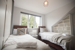 3 Schlafzimmer, Schreibtisch, Bügeleisen/Bügelbrett, kostenloses WLAN