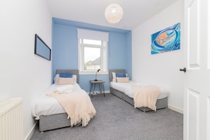 2 chambres, bureau, fer et planche à repasser, Wi-Fi gratuit