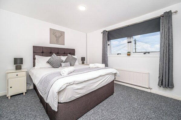 3 bedrooms, iron/ironing board, free WiFi, bed sheets