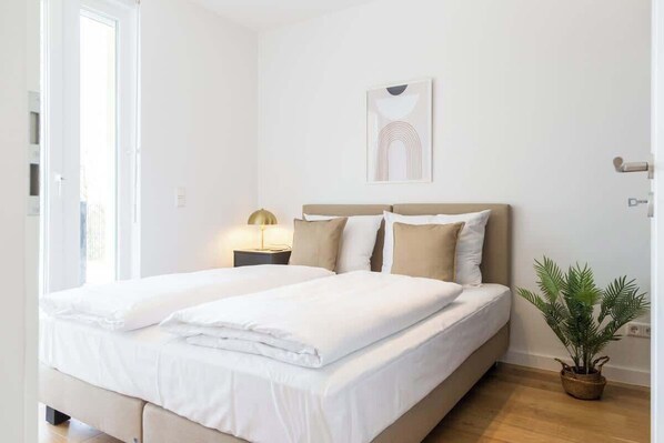 1 dormitorio, tabla de planchar con plancha, cuna de viaje y wifi