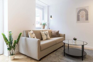 Televisie, videospelletjes, boeken en een kantoor