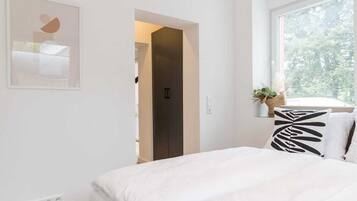 1 slaapkamer, een strijkplank/strijkijzer, reisbedje, wifi