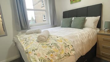 2 bedrooms, iron/ironing board, free WiFi, bed sheets