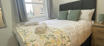 Prime City Centre - Ground Floor & Free Parking by Three Bridges Apartments