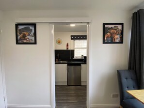 Interior - Prime City Centre - Ground Floor & Free Parking by Three Bridges Apartments (Dunfermline)