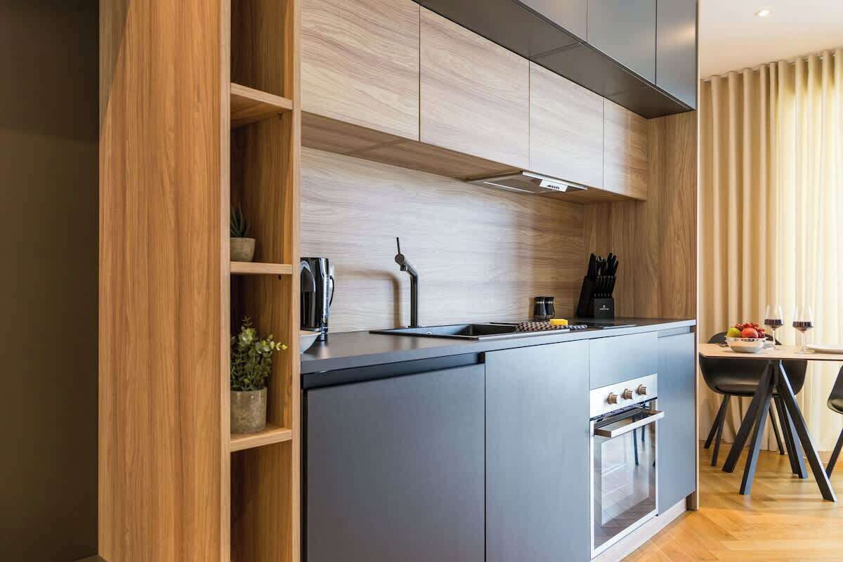 Réfrigérateur, four, plaque de cuisson, lave-vaisselle