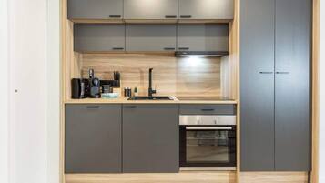 Køleskab, ovn, kogeplade, opvaskemaskine