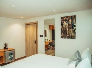 Estudi en suite Deluxe | Escriptori, espai de treball apte per a portàtils i wifi gratuïta 