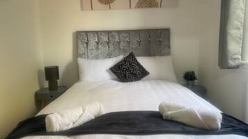 1 bedroom, iron/ironing board, free WiFi, bed sheets
