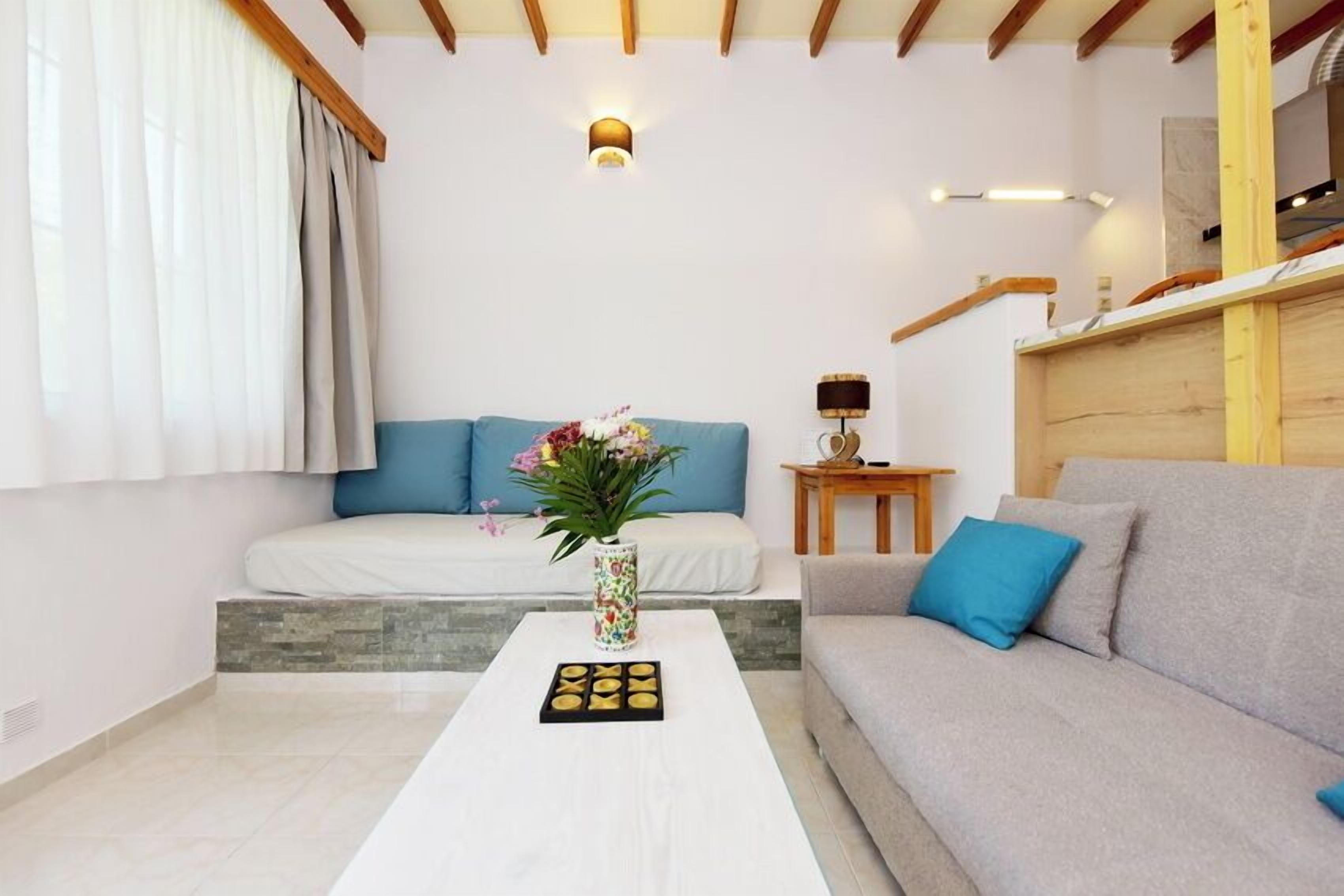 Family Quadruple Room | Living area