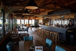 Bar (on property) - Large holiday bungalow for rent Scheldeoord Baarland Zeeland 6 persons (Baarland)
