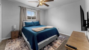 4 Schlafzimmer, Schreibtisch, Bügeleisen/Bügelbrett, kostenloses WLAN