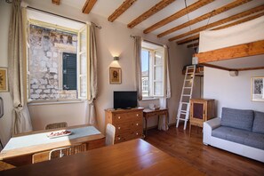 Apartment, Garden View