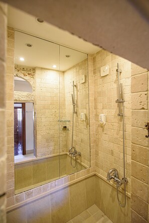 Apartment, City View | Bathroom