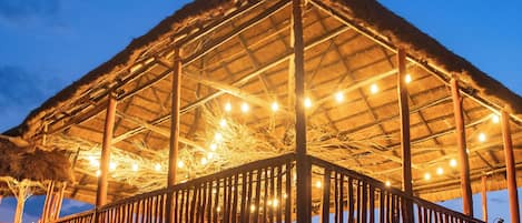 Façade de l’hébergement - soirée/nuit