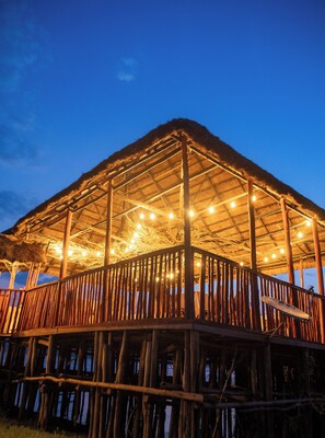 Façade de l’hébergement - soirée/nuit