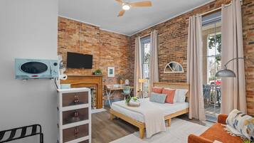 1 bedroom, desk, iron/ironing board, free WiFi