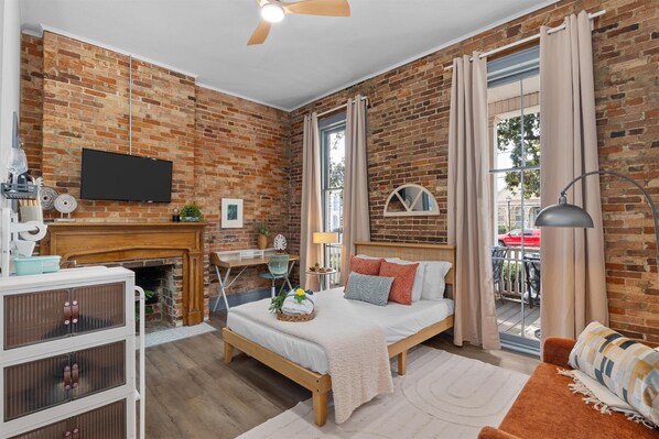 1 bedroom, desk, iron/ironing board, free WiFi