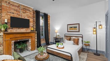 1 bedroom, desk, iron/ironing board, free WiFi