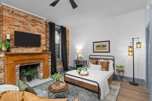 1 chambre, bureau, fer et planche à repasser, Wi-Fi gratuit