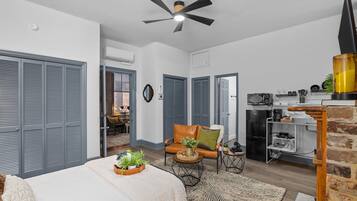 1 bedroom, desk, iron/ironing board, free WiFi