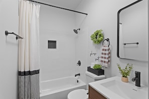 Hair dryer, towels - 1 bedroom, 1 bathroom studio apartment in Downtown Augusta. The sleeping arrangements for this unit is a full-sized bed. (Augusta)