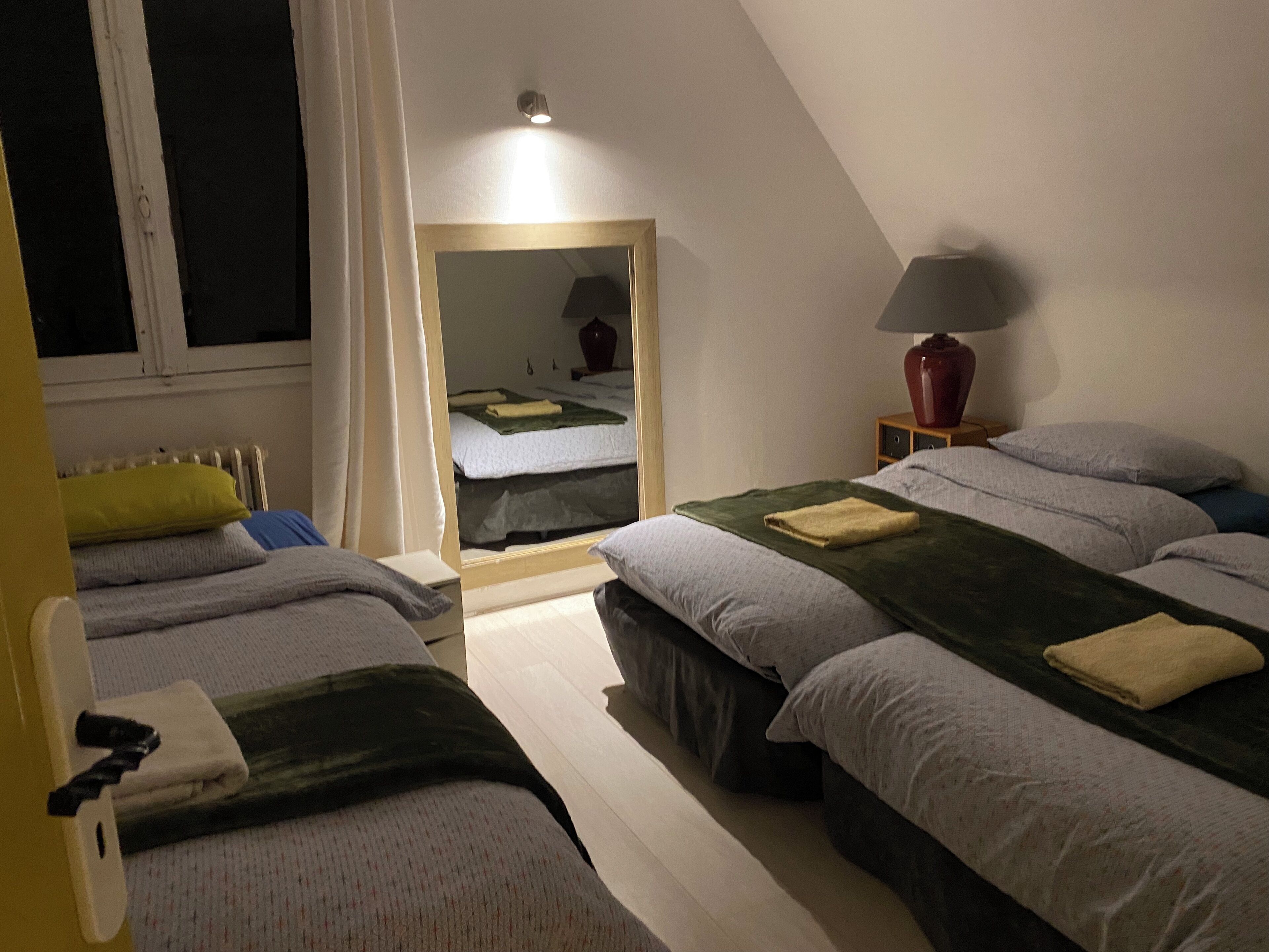 6 chambres, fer et planche à repasser, Wi-Fi gratuit, draps fournis