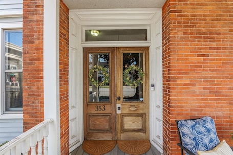Exterior detail. 1 bedroom, 1 bathroom suite in Downtown Augusta. The sleeping arrangements for this unit are a full size bed and a pull-out couch in the living room.