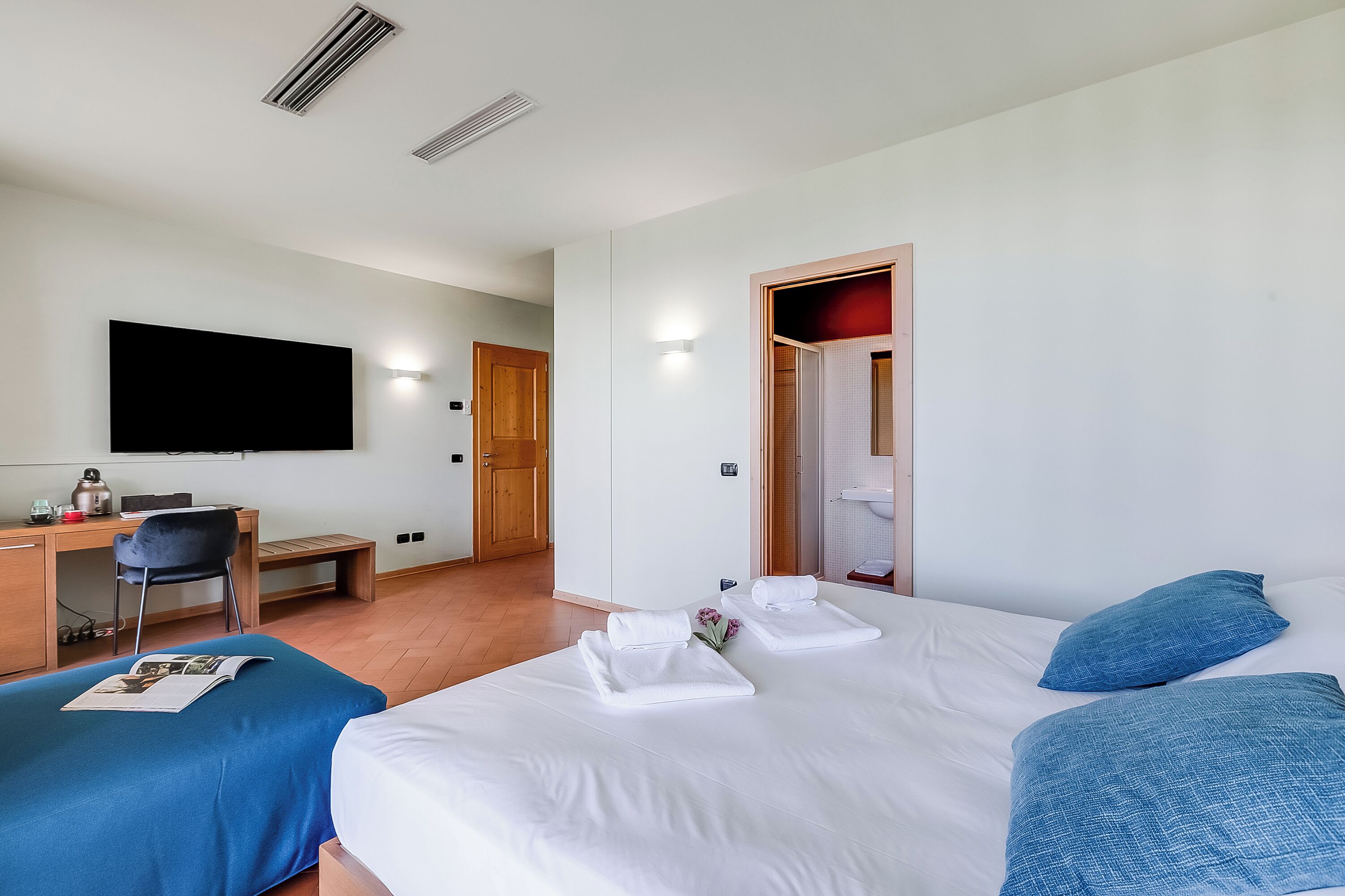 Familienzimmer, Mehrere Schlafzimmer (Standard Double Sautern - Almavite)