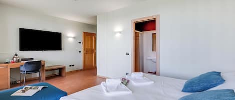 Familienzimmer, Mehrere Schlafzimmer (Standard Double Sautern - Almavite)