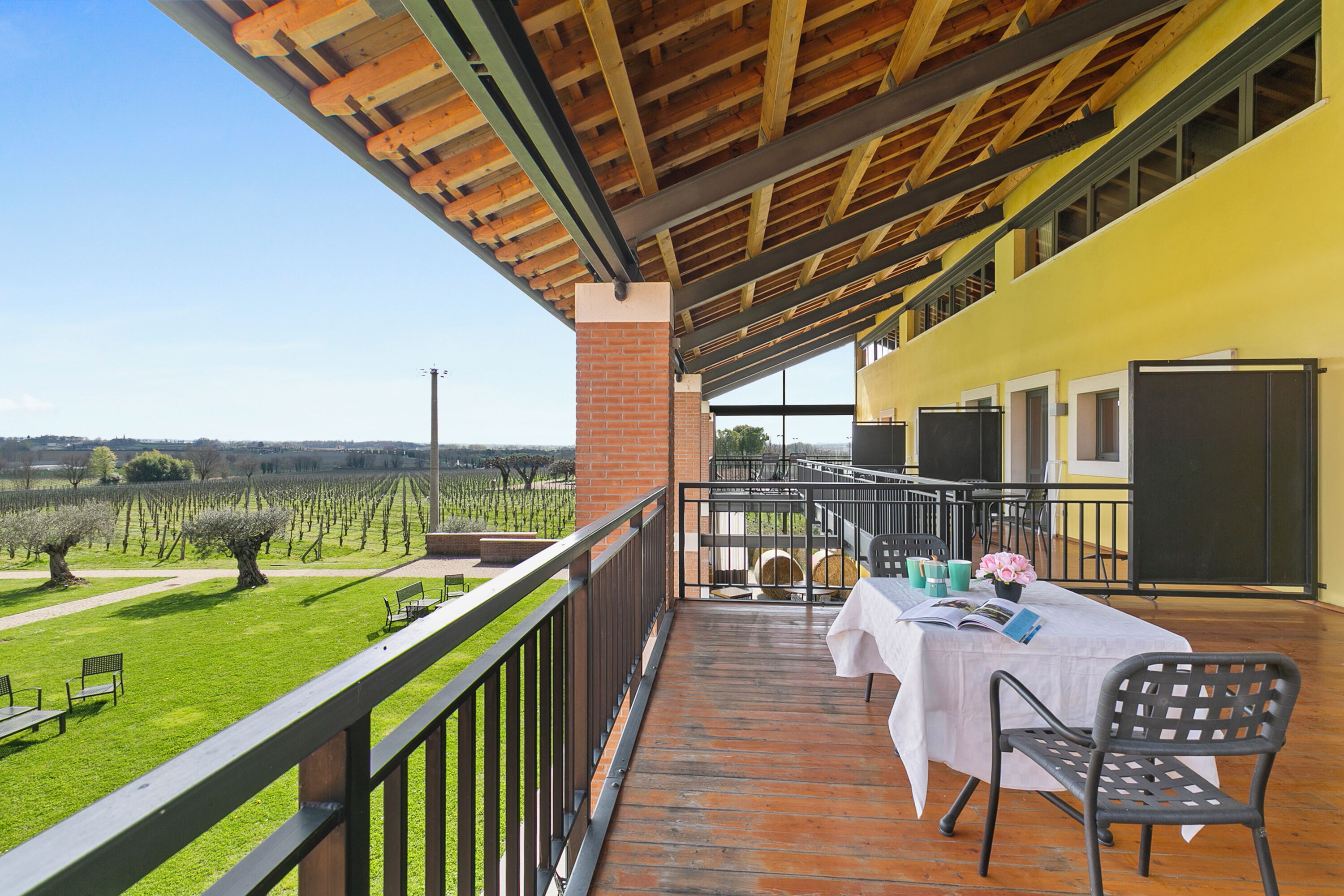 ファミリー ルーム ベッドルーム (複数) (Junior Suite Borgogna - Almavite) | バルコニー