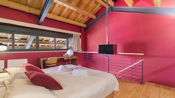 家庭客房, 1 間臥室 (Junior Suite Borgogna - Almavite) | 1 間睡房、免費 Wi-Fi、床單