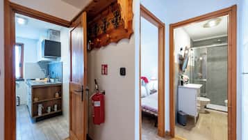 Standard Apartment, Multiple Bedrooms (Montagne E Coccole) | 1 bedroom, iron/ironing board, WiFi, bed sheets
