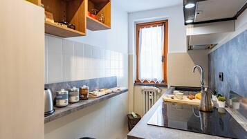 Apartemen Standar, 1 kamar tidur (Montagne E Coccole) | Dapur pribadi | Lemari es, microwave, kompor, dan mesin pencuci piring