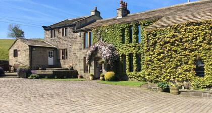 Oakworth Charm Barn Cottage - 3 Bedrooms
