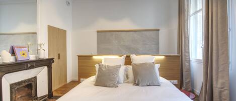 2 chambres, fer et planche à repasser, Wi-Fi, draps fournis